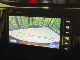 【バックカメラ】駐車時に後方がリアルタイム映像で確認できます。大型商業施設や立体駐車場での駐車時や、夜間のバック時に大活躍!運転スキルに関わらず、今や必須となった装備のひとつです!