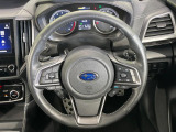 【ステアリングヒーター】冬場に冷たくなりやすい革巻きステアリングを、スイッチ一つで素早く適温に!エアコンよりも早く温まってくれるので、寒い日の運転も快適になりますね♪