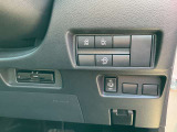 両側オートスライドドアも付いています。