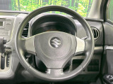 インテリアに合わせたデザインのステアリングは、運転される方のことも考え、運転しやすい形状、大きさです。是非一度、実際に触ってお確かめください。