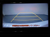 バックモニター付きで後退時に後方が見えるので安心です。車はどうしても死角ができますので、万が一のために必要な装備です。ただあくまでも補助装備ですので、目視での確認をお忘れなく!