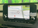 【メーカー純正ナビ】インテリアに溶け込むスタイリッシュな「専用設計」メーカーナビを装備♪視認性や操作性など基本性能にも優れ、より上質なカーライフをお楽しみいただけます。