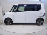 外装に目立つようなキズや凹みはみられず状態良く保たれていますが、中古車なので全くの無キズということはありません。外装の状態につきましては実車にてご確認をお願いします。