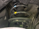お車を安心してお乗りいただく為には、足回りの定期点検が欠かせません。サービスサポート(有償保証)では無料点検もご提供しており、安心のカーライフをお過ごしいただけるサポート体制が整っています。