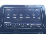 目的地設定や各種操作がしやすい、高機能なナビゲーションシステムです。お気に入りの音楽をドライブ中に楽しめますね。快適なカーライフをサポートします。
