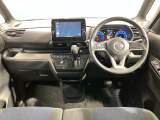 運転席からの視界が左右に広く隅々まではっきりと見渡せます。車の前端も把握しやすく安心して運転できます。