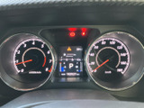 視認性の高いメーター類は、運転に必要な情報をクリアに表示します。運転状況を的確に把握し、安全運転をサポートします。