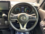 【ステアリングスイッチ】運転中、前方から目線をそらすことなく、オーディオ等の操作が可能な便利機能!安心&快適なドライブを演出してくれます♪