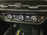 フロント両席にはシートヒーターが付いています!寒い日に便利な装備ですね。