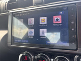 お気に入りの音楽を車内で楽しめます。様々な音源に対応し、快適なドライブのお供に最適です。高音質で音楽体験を向上させてください。