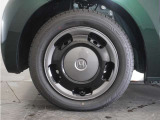 ◆純正ホイール装着車◆シンプルなデザインのホイールキャップ付きです。