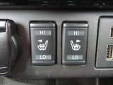 運転席と助手席にはシートヒーターが装着されています♪