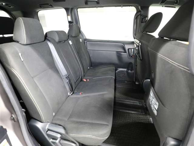トヨタ エスクァイア 2.0 Xi の中古車詳細 (64,000km, ガンメタリック