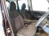 見通しのよいすっきりとした視界で、誰でも運転しやすいです。運転のしやすさは疲れにくさにも繋がりますよ♪