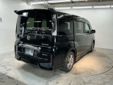 スライドドアなら狭い駐車場でもドアをぶつける心配がありません。ステップが低く乗り降りもしやすいです。
