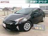 こちらの車両はご成約後に当社指定の新品タイヤ4本に交換いたします。 アティチュードブラックマイカのプリウス入荷しました。