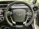 握りやすいステアリング形状で、運転操作を快適に行えます。長距離運転でも疲れにくい設計です。