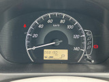 視認性の高いメーター類で、運転に必要な情報を的確に把握できます。落ち着いたデザインで、運転に集中できる空間です。
