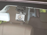 【ドライブレコーダー】ドライブレコーダー装備!走行中はもちろん、あおり運転や事故に遭遇した際、映像で記録し、万一のリスクに備えます。※記録用SDカードはお客様ご自身でご準備いただく必要があります。