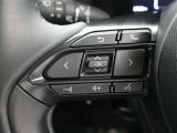 ステアリングスイッチ付き。手を離さずにさまざまな操作が可能です。