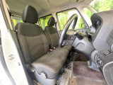 運転席シート廻りは使用感も少なく、良好な状態となっています。丁寧に使われていたことがよくわかりますね。