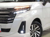 LEDヘッドライトです。デザイン性がよくとても明るいので、夜間の走行や悪天候でも安心です。しかも長寿命!