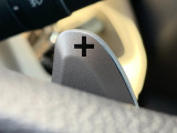 ■パドルシフト■ステアリングから手を離さずに、簡単にシフトチェンジ。マニュアル車感覚のシフトチェンジが愉しめます。自分の手で操縦している感が増して運転を愉しく出来る装備です!