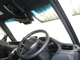 見通しのよいすっきりとした視界で、誰でも運転しやすいです。運転のしやすさは疲れにくさにも繋がりますよ♪