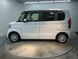 スライドドアなら狭い駐車場でもドアをぶつける心配がありません。ステップが低く乗り降りもしやすいです。