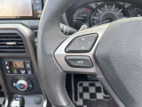 ステアリングリモコンです。運転中もハンドルから手を離すことなく音量のアップダウンが可能!
