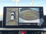駐車時の安全性を高めるバックモニターを搭載。狭い場所でも安心して駐車できます。ガイドライン表示で、より正確な位置を確認できます。