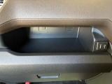 実用的な収納が、車内の各所にあります♪