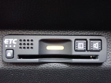 ■【ETC車載器】が装備されています。セットアップをしてお渡しとなり、ETCカードを差し込むだけで高速道路の利用が可能です。