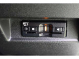 ボイスタイプのETC搭載。高速道路出入口もスマートに通過! 今やマストアイテムですね。納車前には使用できるようにセットアップをさせていただきます。ETCカードの取扱もしておりますのでご相談ください。
