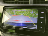 後方モニターで後方の状況を鮮明に確認でき、駐車時の安全性を高めます。狭い場所での取り回しも楽々で、運転に自信のない方にもおすすめです。