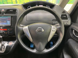 【純正革巻きステアリング】上質な革を使用することで、手にしっかり馴染みとても運転しやすいハンドルです♪
