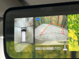 【マルチアラウンドモニター】専用のカメラにより、上から見下ろしたような視点で360度クルマの周囲を確認することができます☆死角部分も確認しやすく、狭い場所での切り返しや駐車もスムーズに行えます。