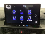 ドライブの必需品。見やすい・使いやすいHonda純正のメモリーナビを搭載。
