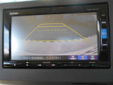 ガイド線表示機能付きのバックカメラで、バックでの車庫入れも安心です。