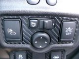 ドアミラーの鏡面の調節、格納は運転席からすべて操作できます!