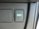 ECOモードは、エンジンとCVTの作動を自動制御して、急加速を抑えることで燃費の向上をサポートするシステムです。