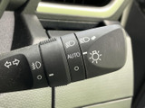 操作しやすい位置に配置されたウインカーレバーで、安全な車線変更をサポートします。
