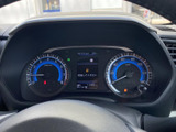 視認性の高いメーターで、運転に必要な情報を的確に把握。運転状況が一目でわかり、安全運転をサポートします。運転に集中できる環境です。