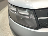 LEDヘッドライトは、点灯の瞬間から最大光量を発揮し、突然暗くなるトンネルなどでの安定感を高めます。