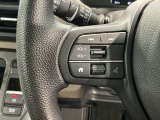 ステアリングにオーディオ操作スイッチが付いています。オーディオ画面に直接タッチしなくても操作が出来ますので、運転に集中できます。