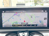 ●メルセデスベンツ純正ナビ:一体感のあるナビは、高級感ある車内を演出してくれます。オーディオ機能も充実しておりますので、運転もより楽しめます♪