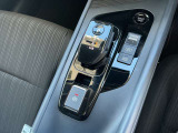 駐車ブレーキは電動式です。オートホールド機能付きで便利ですね