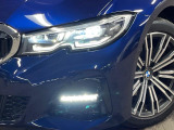 ●LEDヘッドライト:夜間走行時も良好な視界を確保し安心して運転できる高輝度LEDヘッドライトを装備!点灯速度が早く、消費電力も抑えられています。
