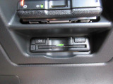 ETC車載器搭載です。スマートICも増えてきており、必須装備といって良い便利装備です。