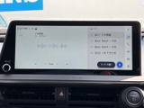 お気に入りの音楽やラジオをクリアな音質で楽しめます。長距離ドライブも、心地よいサウンドで快適に過ごせます。